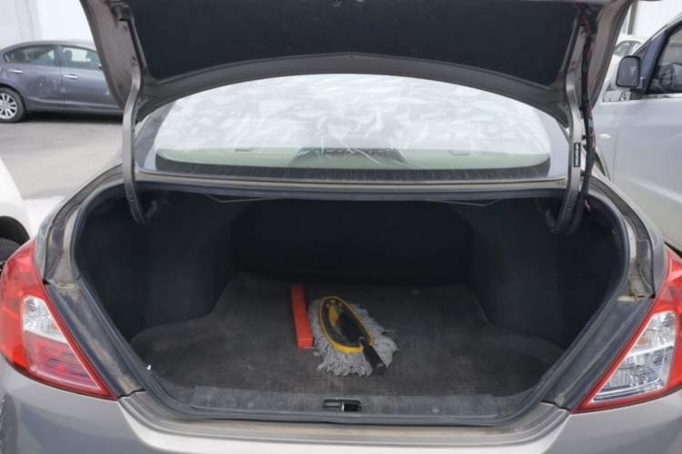 Used Nissan Sunny 2015 1.5XE Manual Comfort Edition Trunk