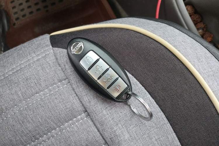 Used Nissan Sunny 2015 1.5XE Manual Master Edition Vehicle Key