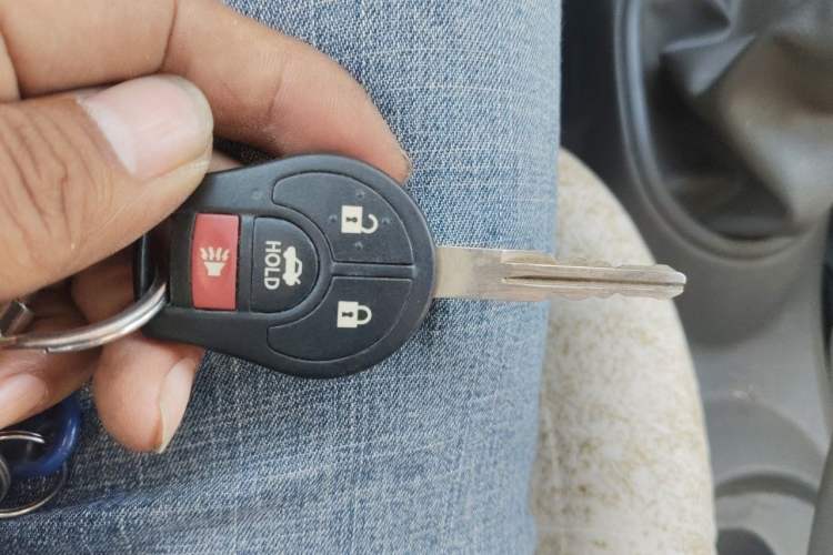 Used Nissan Sunny 2015 1.5XE Manual Elite Edition Vehicle Key