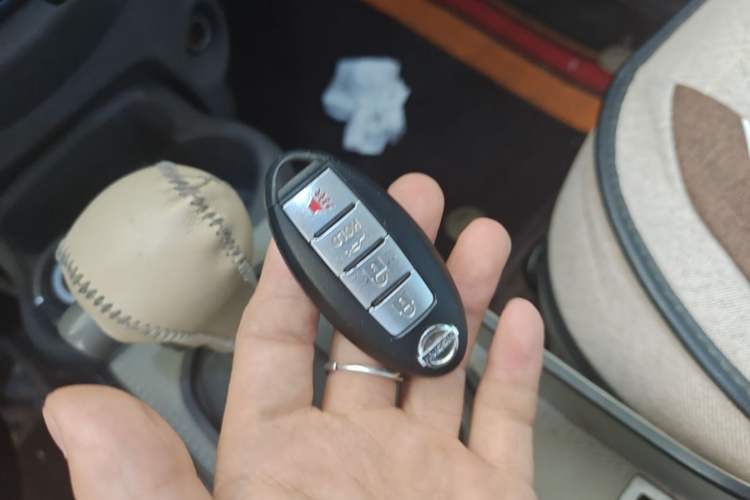 Used Nissan Sunny 2015 1.5XE CVT Master Edition Vehicle Key