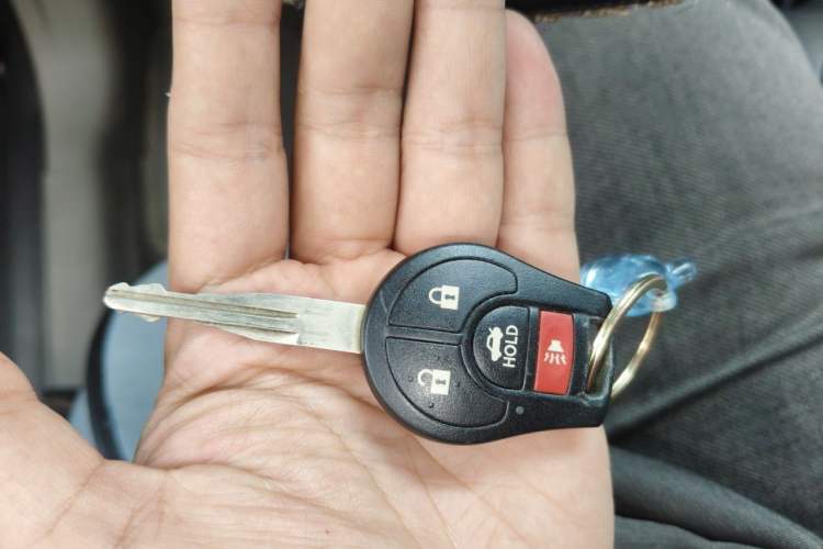 Used Nissan Sunny 2015 1.5XE Manual Comfort Edition Vehicle Key