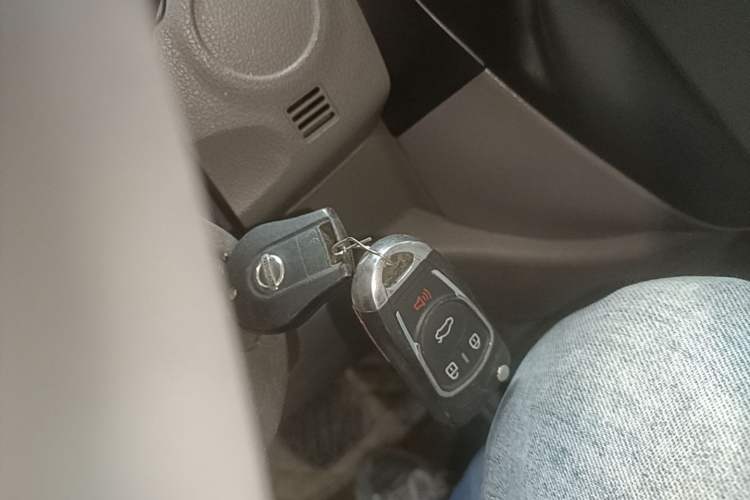 Used Nissan Sunny 2015 1.5XE CVT Comfort Edition Vehicle Key