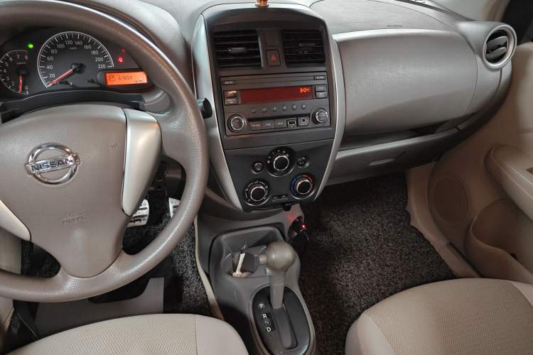 Used Nissan Sunny 2015 1.5XE CVT Elite Edition Audio And AC Panel