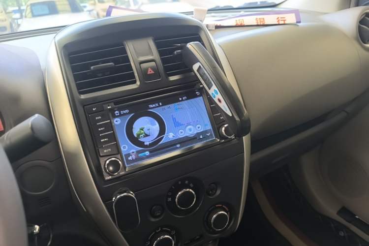 Used Nissan Sunny 2015 1.5XE CVT Comfort Edition Audio And AC Panel
