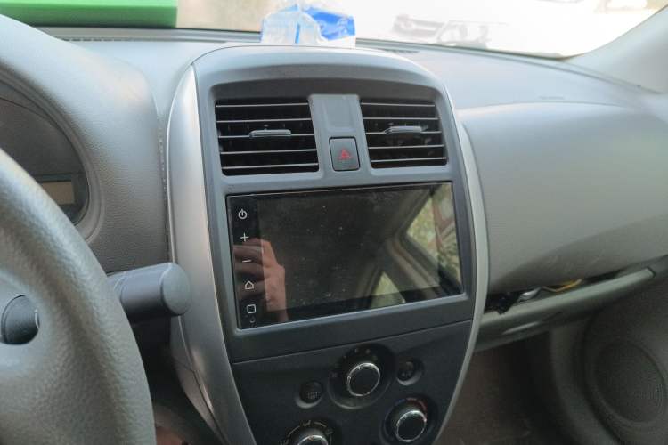 Used Nissan Sunny 2015 1.5XE CVT Comfort Edition Audio And AC Panel