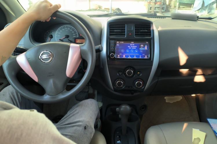 Used Nissan Sunny 2015 1.5XE CVT Elite Edition Center Console