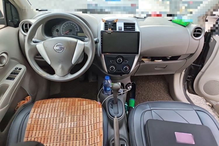 Used Nissan Sunny 2015 1.5XE CVT Comfort Edition Center Console