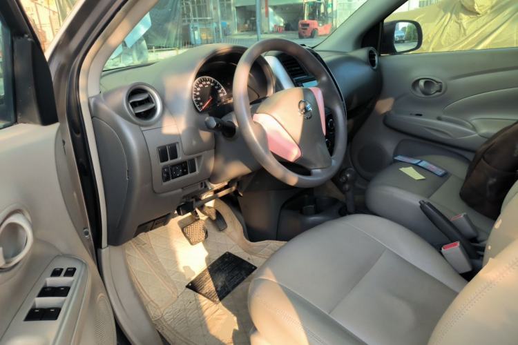 Used Nissan Sunny 2015 1.5XE CVT Elite Edition Driver Seat
