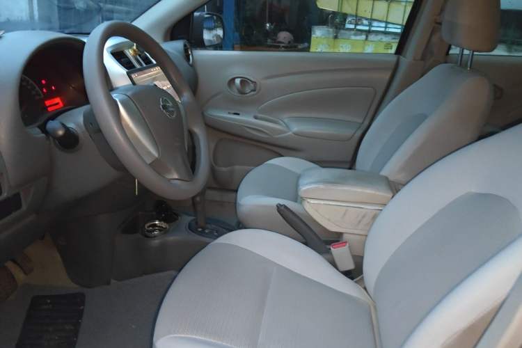 Used Nissan Sunny 2015 1.5XE CVT Comfort Edition Driver Seat