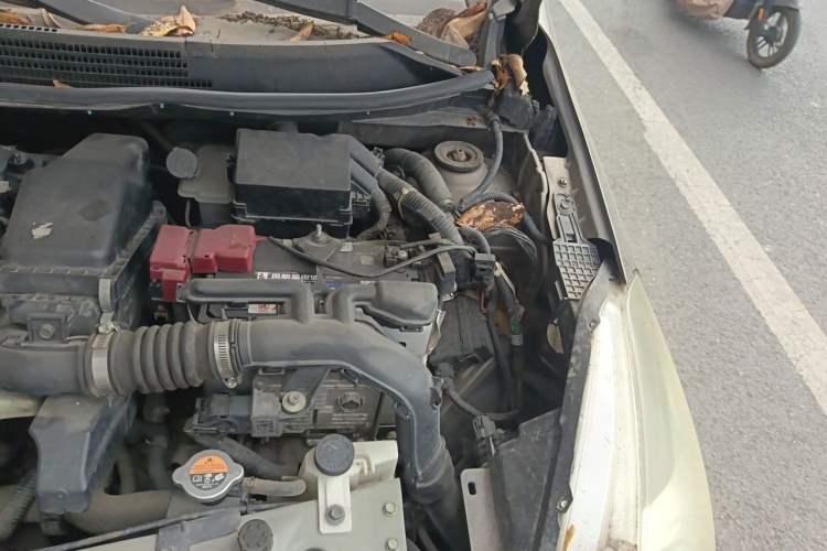 Used Nissan Sunny 2015 1.5XE CVT Comfort Edition Engine Bay Left