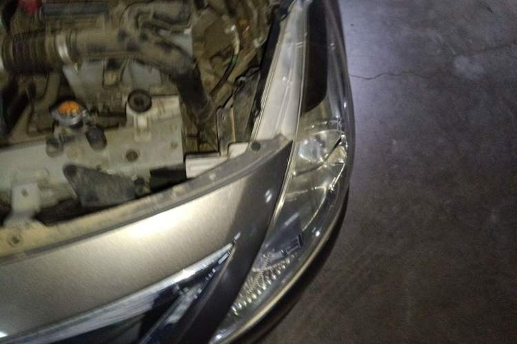 Used Nissan Sunny 2015 1.5XE Manual Comfort Edition Engine Bay Left