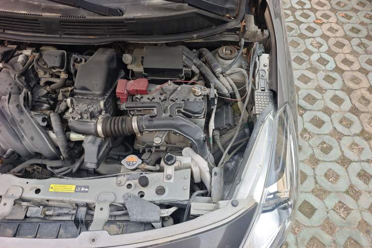 Used Nissan Sunny 2015 1.5XE Manual Comfort Edition Engine Bay Left
