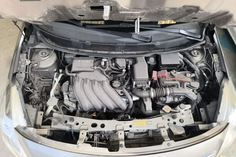 Used Nissan Sunny 2015 1.5XE CVT Comfort Edition Engine Bay