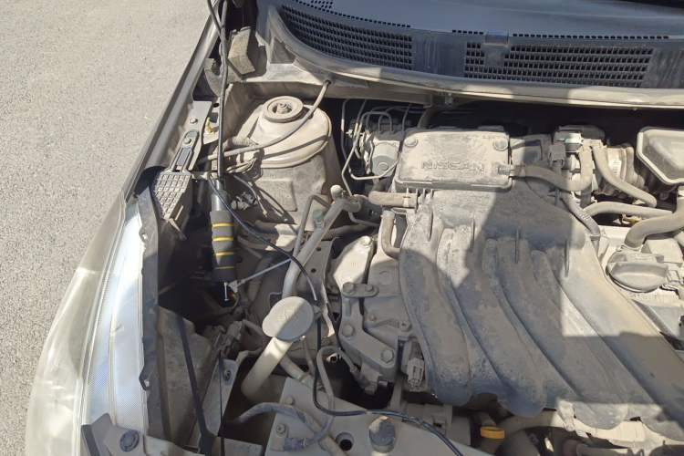 Used Nissan Sunny 2015 1.5XE Manual Comfort Edition Engine Bay Right