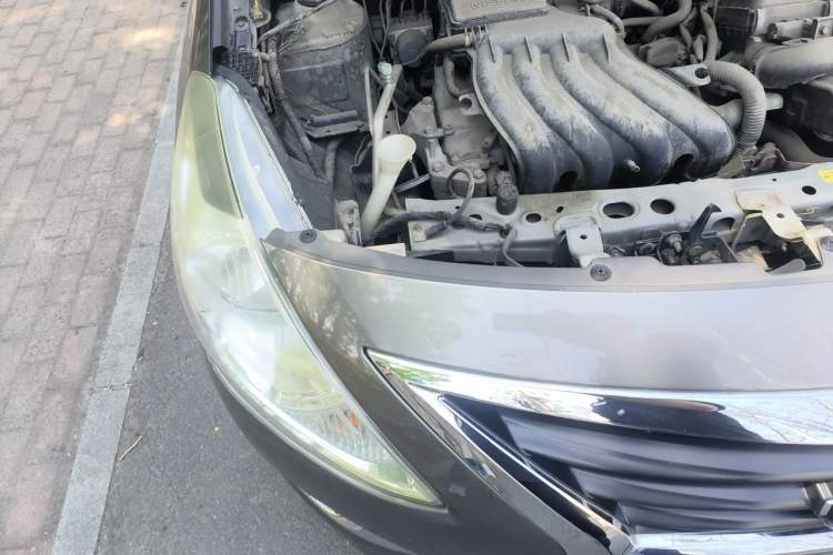 Used Nissan Sunny 2015 1.5XE Manual Master Edition Engine Bay Right