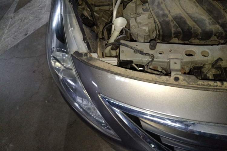 Used Nissan Sunny 2015 1.5XE Manual Comfort Edition Engine Bay Right