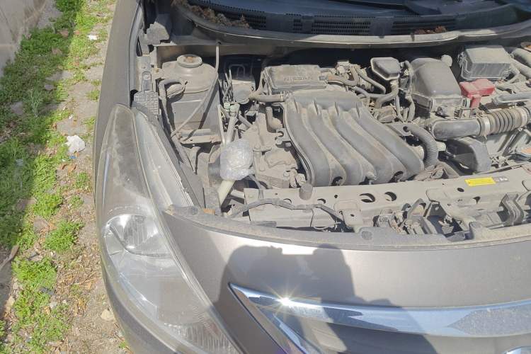 Used Nissan Sunny 2015 1.5XE Manual Comfort Edition Engine Bay Right