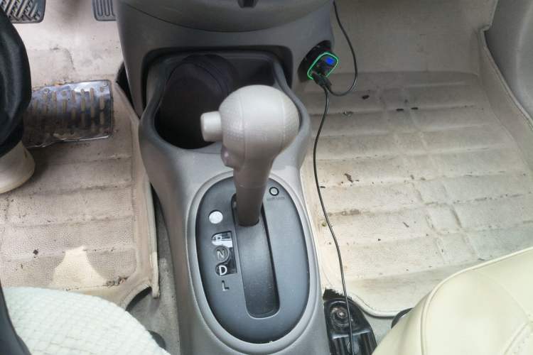 Used Nissan Sunny 2015 1.5XE CVT Comfort Edition Gear Lever