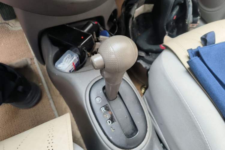 Used Nissan Sunny 2015 1.5XE CVT Comfort Edition Gear Lever