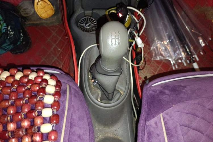 Used Nissan Sunny 2015 1.5XE Manual Comfort Edition Gear Lever