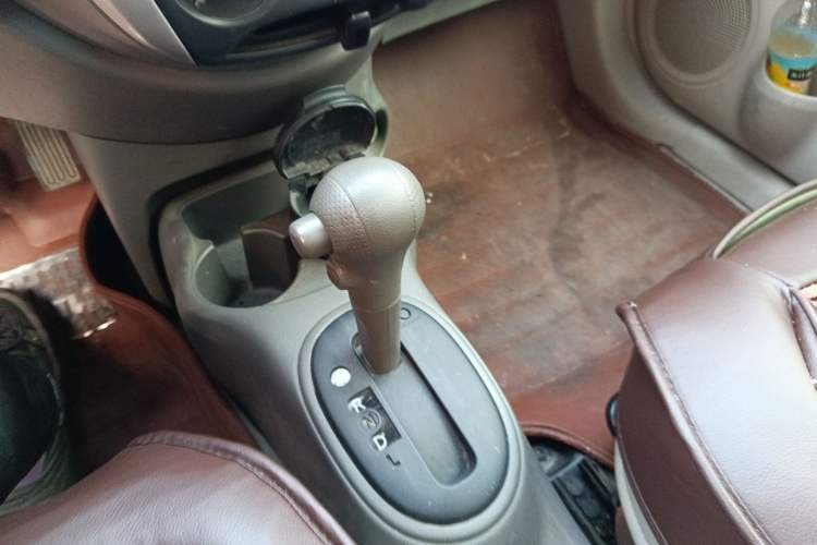 Used Nissan Sunny 2015 1.5XE CVT Comfort Edition Gear Lever