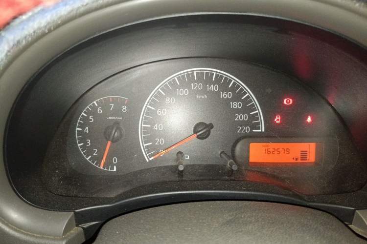 Used Nissan Sunny 2015 1.5XE Manual Comfort Edition Instrument Cluster