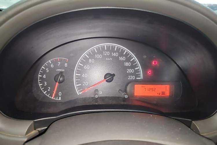 Used Nissan Sunny 2015 1.5XE Manual Comfort Edition Instrument Cluster