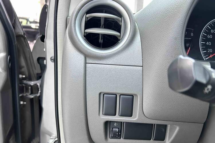 Used Nissan Sunny 2015 1.5XE CVT Comfort Edition Interior 10