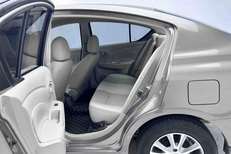 Used Nissan Sunny 2015 1.5XE CVT Comfort Edition Interior 2