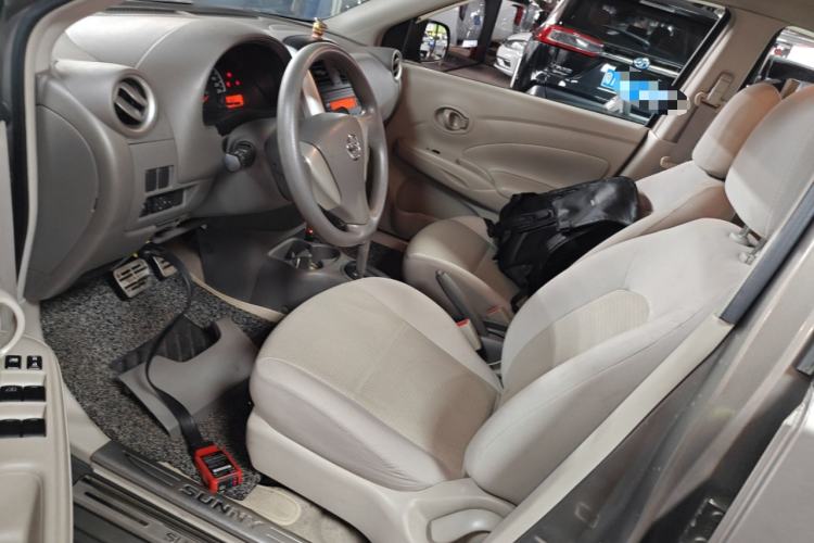 Used Nissan Sunny 2015 1.5XE CVT Elite Edition Left Front Seat