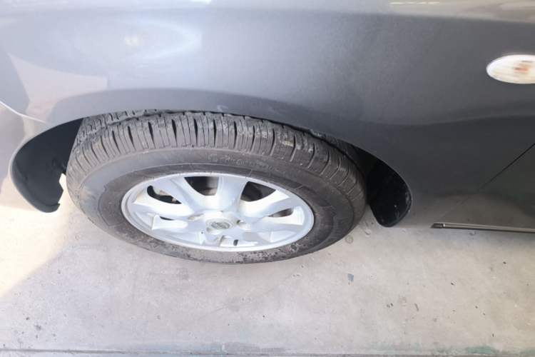Used Nissan Sunny 2015 1.5XE CVT Comfort Edition Left Front Wheel Hub