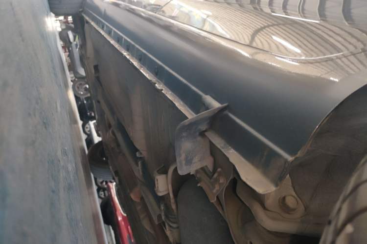 Used Nissan Sunny 2015 1.5XE CVT Comfort Edition Left Side Sill
