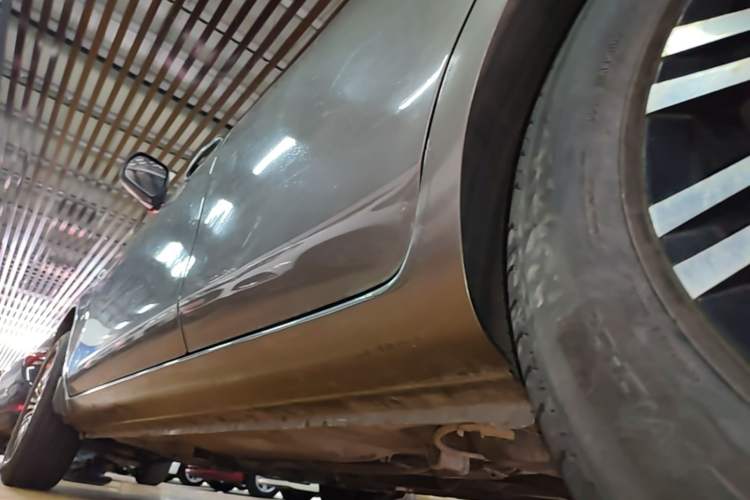 Used Nissan Sunny 2015 1.5XE Manual Comfort Edition Left Side Sill