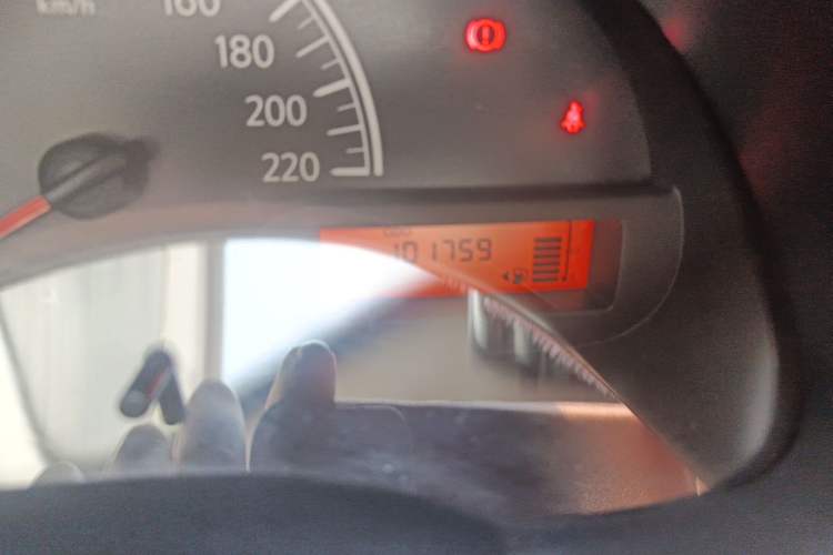 Used Nissan Sunny 2015 1.5XE Manual Comfort Edition Odometer Close Up