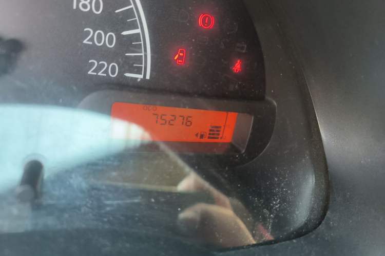 Used Nissan Sunny 2015 1.5XE Manual Master Edition Odometer Close Up