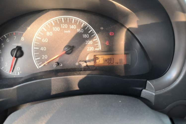 Used Nissan Sunny 2015 1.5XE CVT Elite Edition Odometer Close Up
