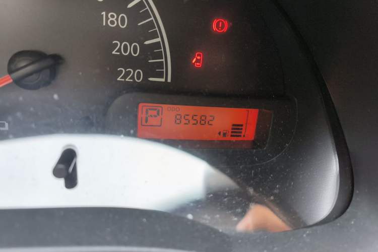 Used Nissan Sunny 2015 1.5XE CVT Comfort Edition Odometer Close Up