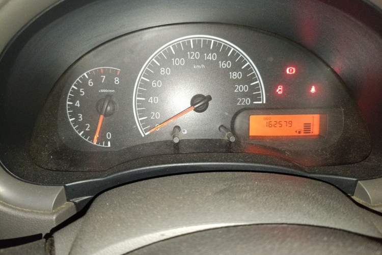 Used Nissan Sunny 2015 1.5XE Manual Comfort Edition Odometer Close Up