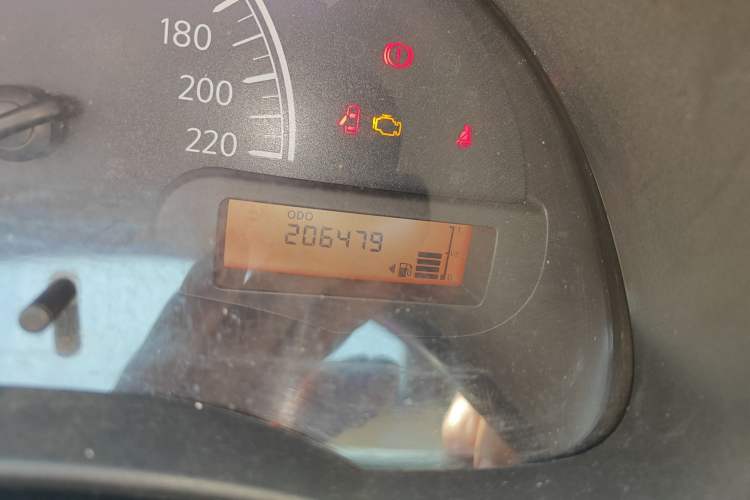 Used Nissan Sunny 2015 1.5XE Manual Comfort Edition Odometer Close Up