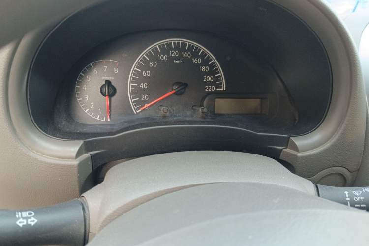 Used Nissan Sunny 2015 1.5XE CVT Comfort Edition Odometer Close Up