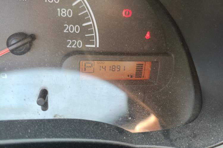 Used Nissan Sunny 2015 1.5XE CVT Elite Edition Odometer Close Up