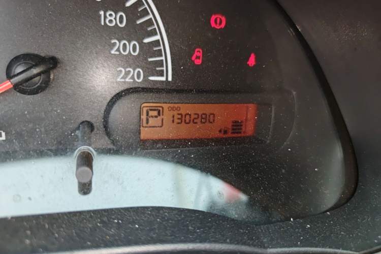 Used Nissan Sunny 2015 1.5XE CVT Comfort Edition Odometer Close Up