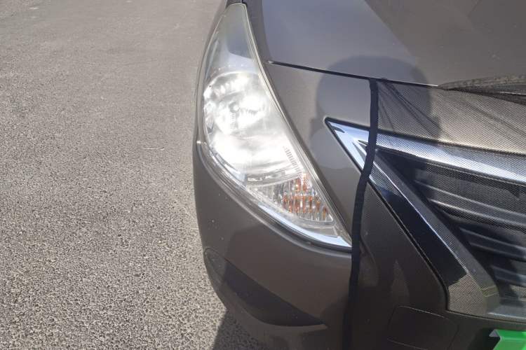 Used Nissan Sunny 2015 1.5XE Manual Comfort Edition Right Front Headlight