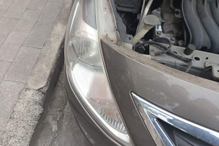 Used Nissan Sunny 2015 1.5XE CVT Comfort Edition Right Front Headlight