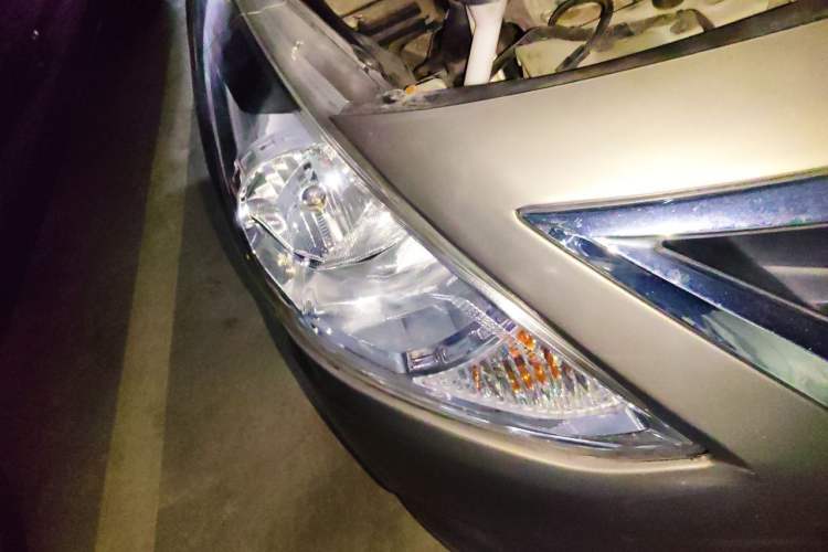 Used Nissan Sunny 2015 1.5XE CVT Comfort Edition Right Front Headlight