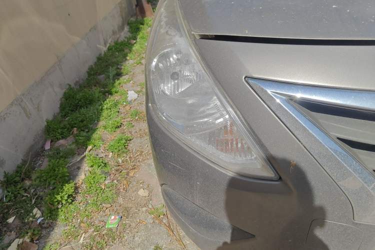 Used Nissan Sunny 2015 1.5XE Manual Comfort Edition Right Front Headlight