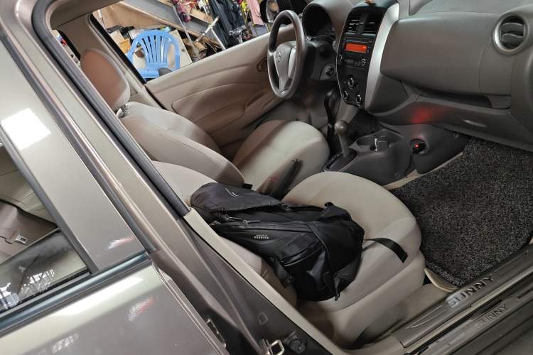 Used Nissan Sunny 2015 1.5XE CVT Elite Edition Right Front Seat