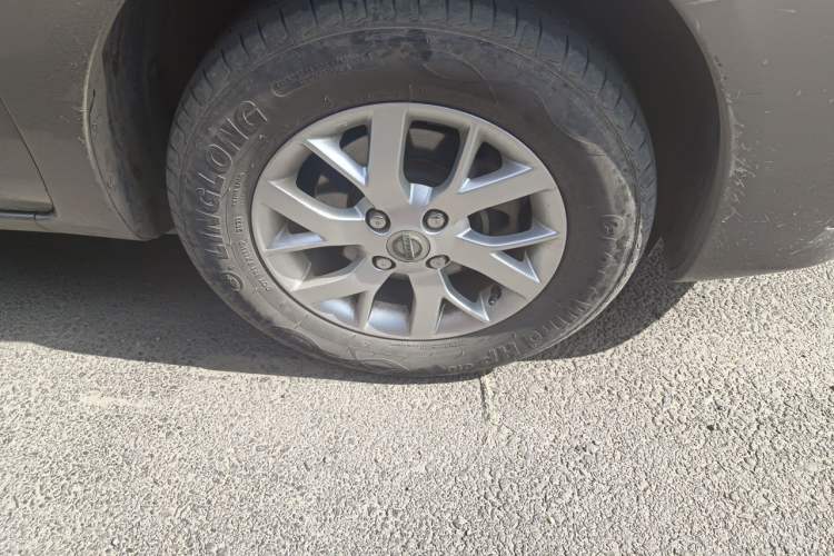 Used Nissan Sunny 2015 1.5XE Manual Comfort Edition Right Front Wheel Hub