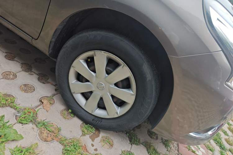 Used Nissan Sunny 2015 1.5XE CVT Master Edition Right Front Wheel Hub