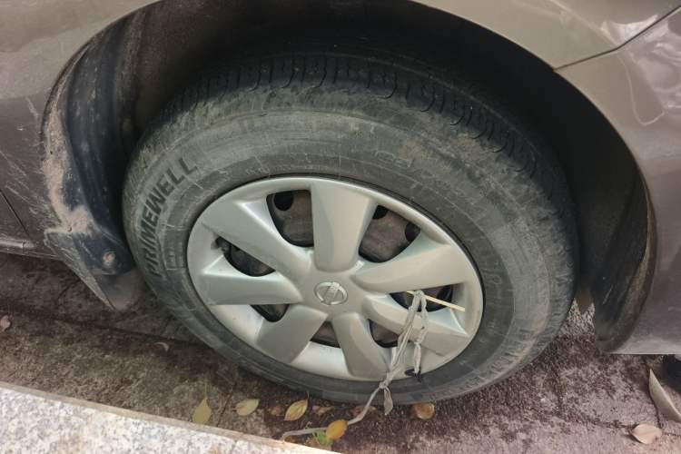Used Nissan Sunny 2015 1.5XE CVT Comfort Edition Right Front Wheel Hub